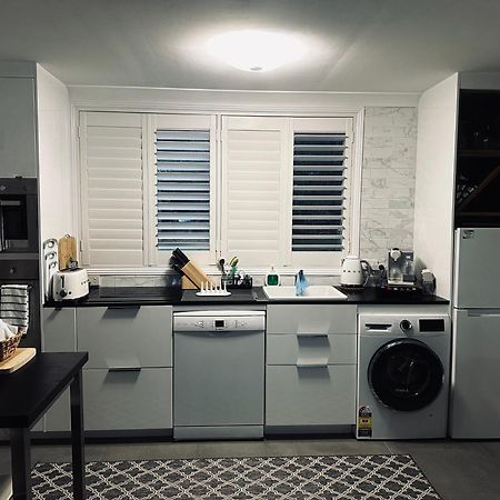 Ormeau Luxury Boutique Self-Contained Private Granny Flat 빌라 외부 사진