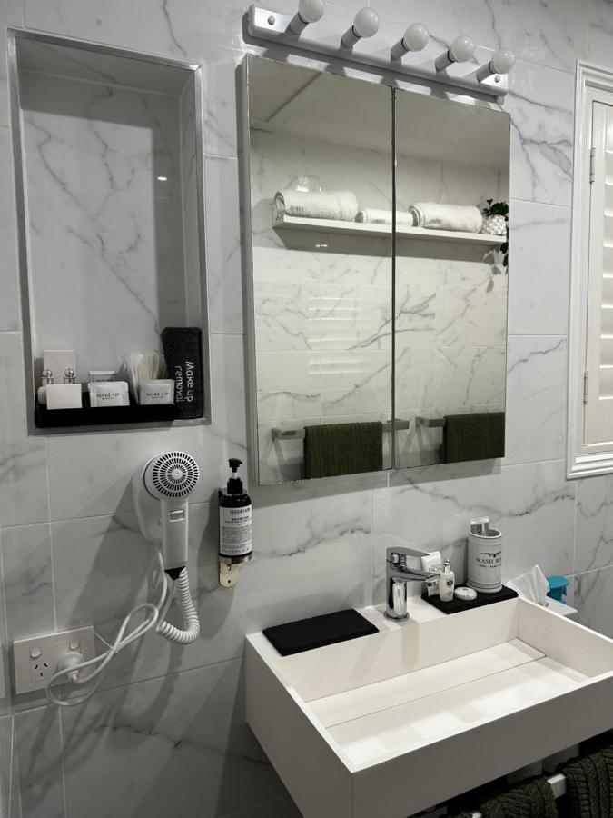 Ormeau Luxury Boutique Self-Contained Private Granny Flat 빌라 외부 사진